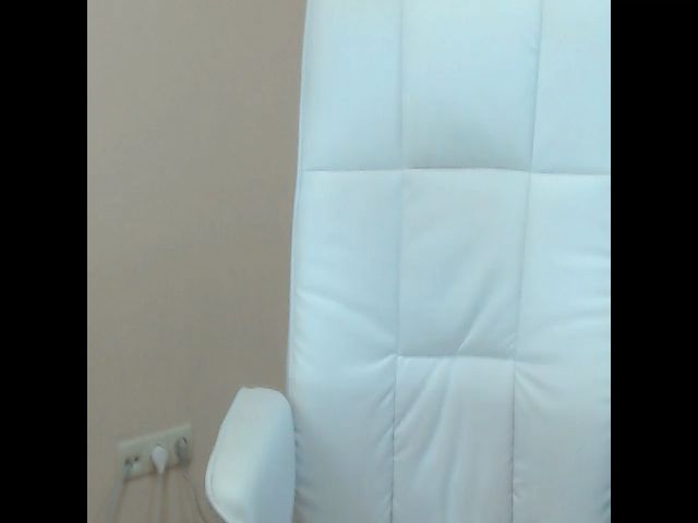 Live sex webcam photo for Miss_Sylvia #254103106