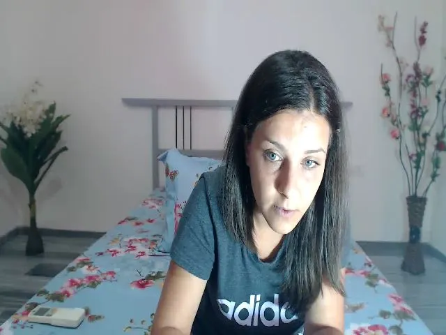 Live sex webcam photo for Ceraselalove #253410978