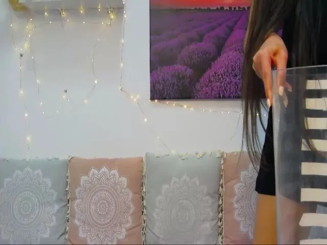 Live sex webcam photo for MaraW #255420292