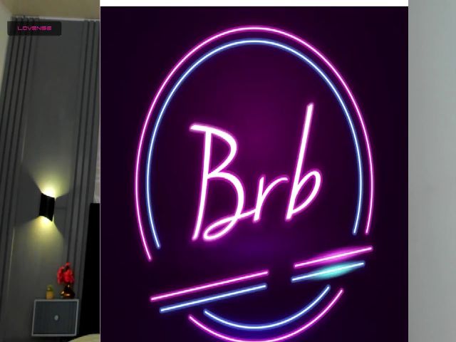 Live sex webcam photo for MarieBass #256992309