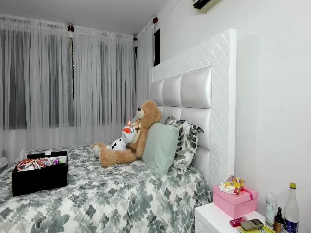 Live sex webcam photo for Einnyn_sweet #260388629