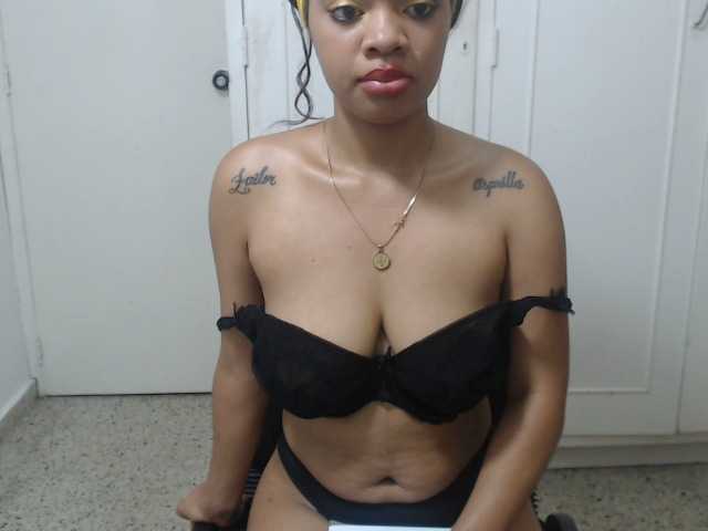 Live sex webcam photo for tiffany-01 #241245857