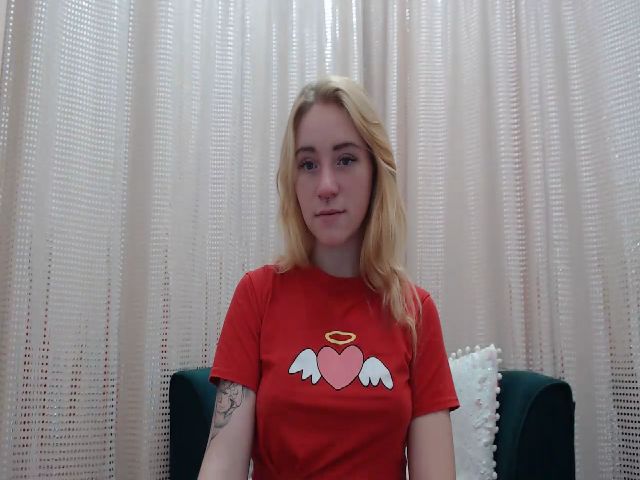 Live sex webcam photo for RedBerryy #253321508