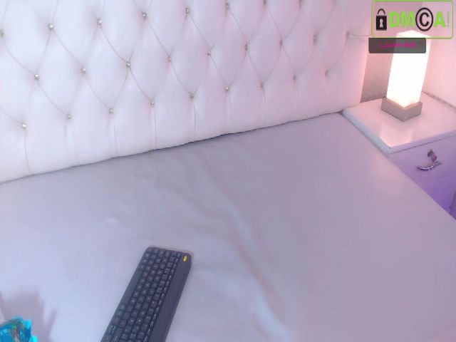 Live sex webcam photo for Kailyn_ #262407274