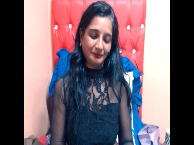 Live sex webcam photo for INDIANCANDY69 #261687345