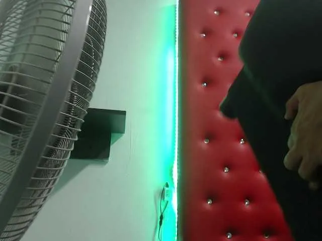 Live sex webcam photo for yonny-dany22 #263818285