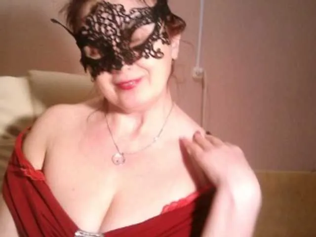 Live sex webcam photo for leeloofire #241064597