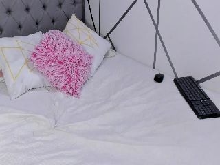 Live sex webcam photo for Candace18x #251729616