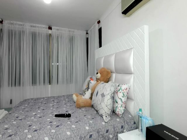 Live sex webcam photo for Einnyn_sweet #253981453