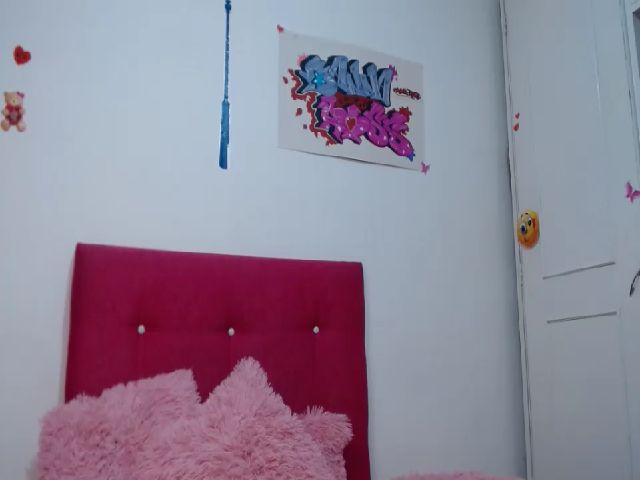 Live sex webcam photo for Danna__Ross #265475989