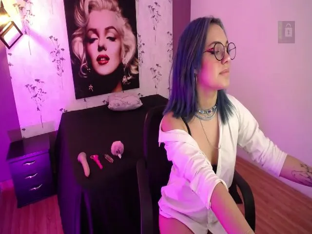 Live sex webcam photo for Spaaarkie #258689397