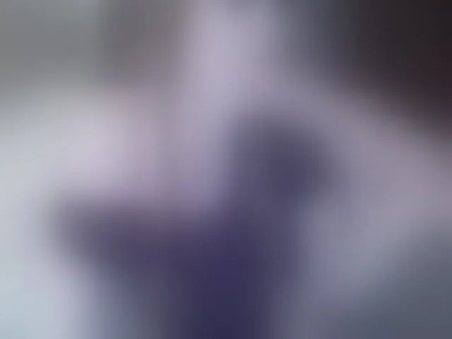 Live sex webcam photo for QueenKM #255145380