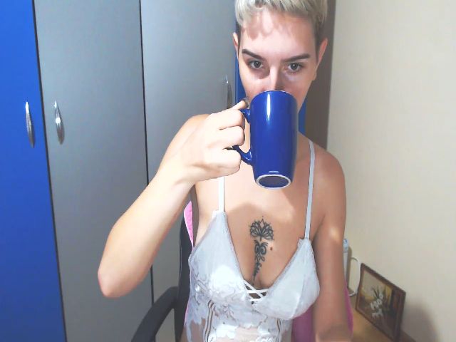 Live sex webcam photo for Miss_Judith #263239574