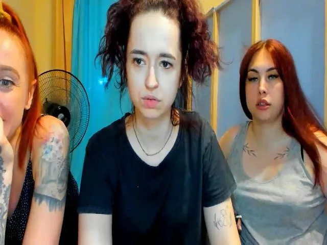 Live sex webcam photo for BeautiAmber #255628397