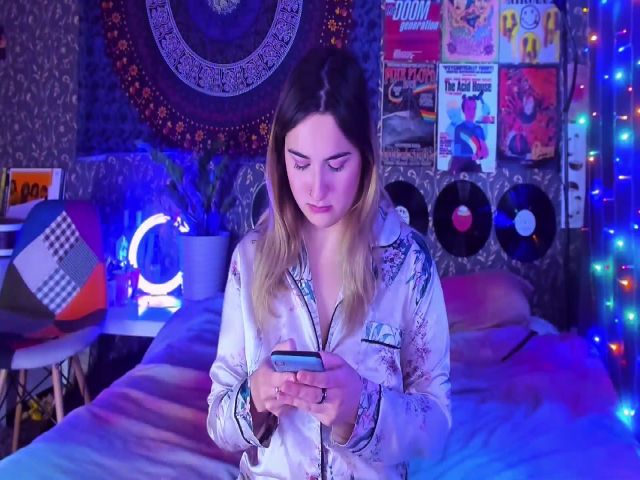 Live sex webcam photo for RETROGIRL_X #264860569