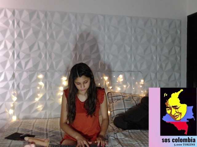 Live sex webcam photo for Lola0012 #242445086