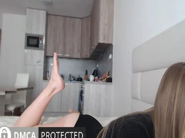 Live sex webcam photo for Jennybadgirl #254175645