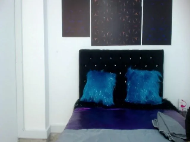 Live sex webcam photo for Violetdarkk #263393985