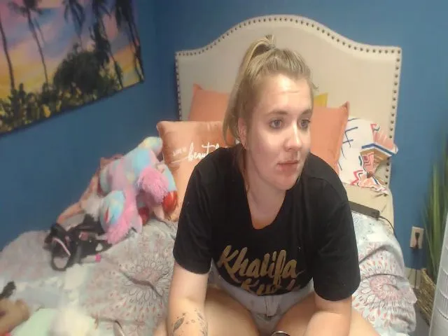 Live sex webcam photo for SnowWhiteXxxx #256647074