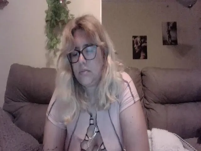 Live sex webcam photo for cozychristine #253311230