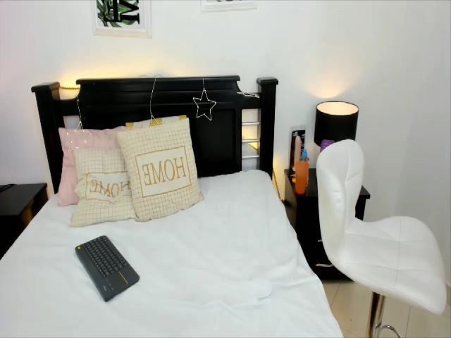 Live sex webcam photo for myangeldreams #254014857