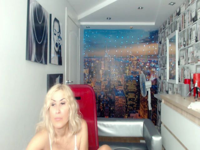 Live sex webcam photo for Lovely_della #264595310