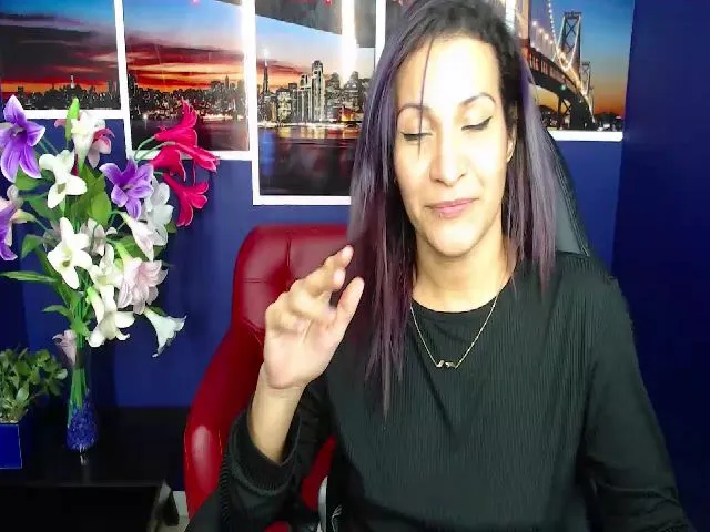 Live sex webcam photo for Infernalsexx #265355040