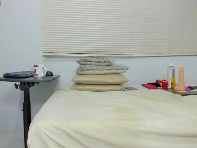 Live sex webcam photo for suggar-milf #245404803