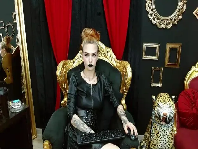 Live sex webcam photo for Mistress_Hera #261618287