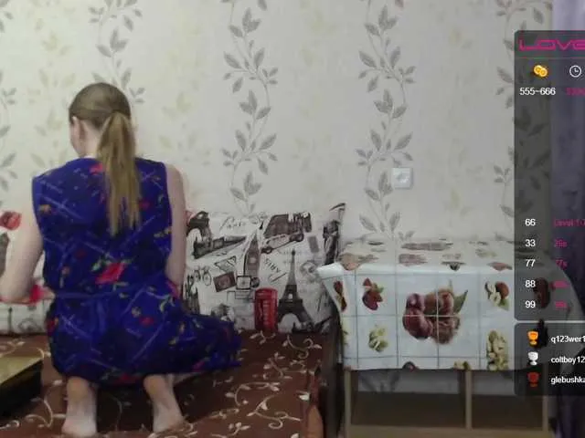 Live sex webcam photo for Alenushka888 #243486266