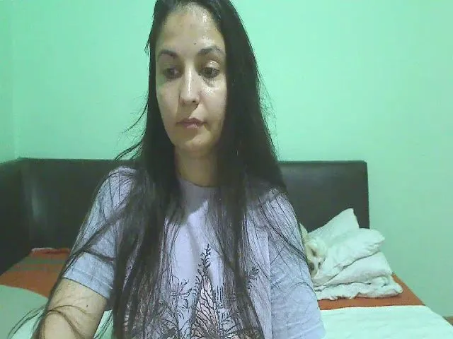 Live sex webcam photo for OneHotty #253581254