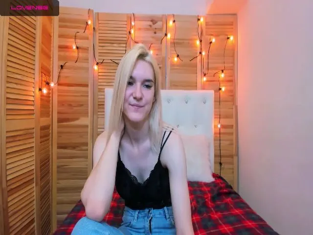 Live sex webcam photo for MarliTes #263476254
