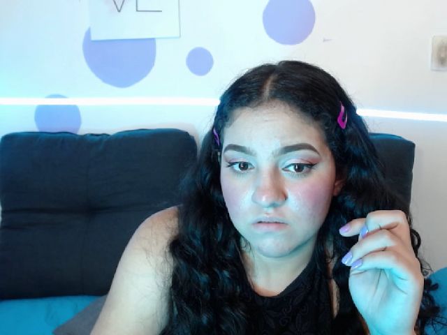 Live sex webcam photo for sophiie_fox #258935710