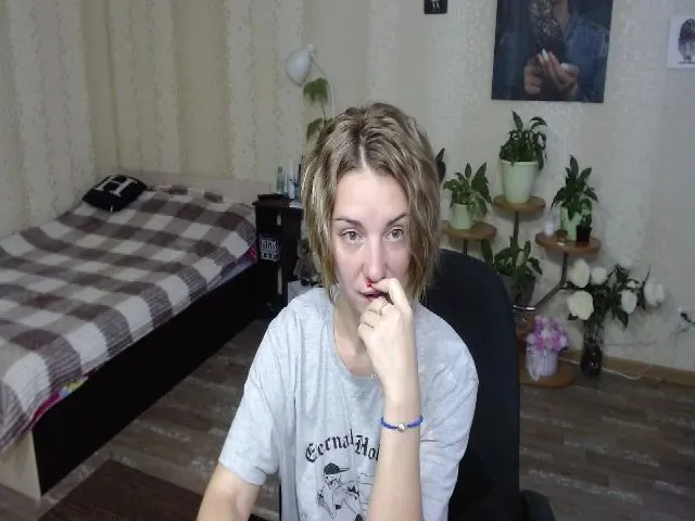 Live sex webcam photo for Emi_lywild #264715745