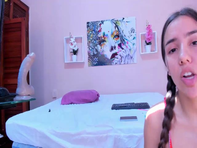 Live sex webcam photo for ZOE_CAT #254140861