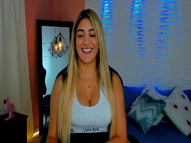 Live sex webcam photo for IsabelaBrown #257813607