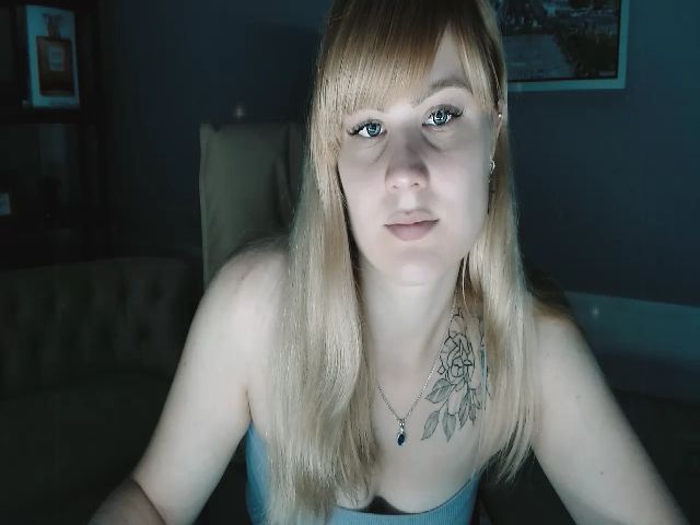 Live sex webcam photo for AdelinaBlondy #262503647