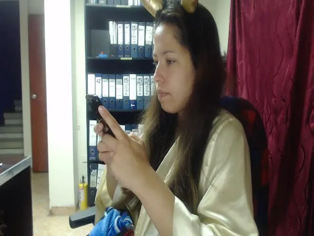 Live sex webcam photo for LauraMarlyn #261997065