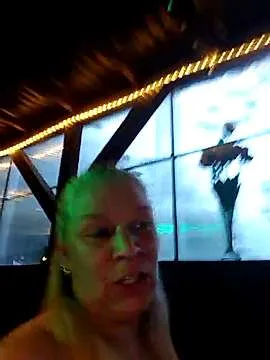 Live sex webcam photo for DirtyKatyX #244303850