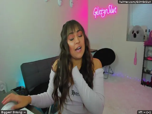 Live sex webcam photo for Glitt3rSlut #255761827