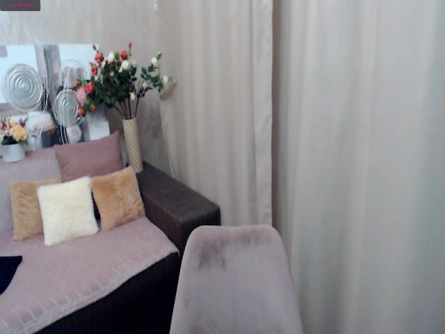 Live sex webcam photo for Anna_Banana91 #260811351