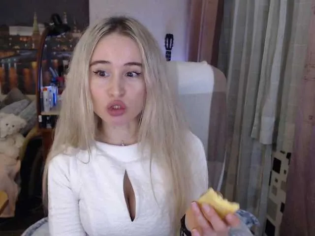 Live sex webcam photo for xyliganka777 #241070663