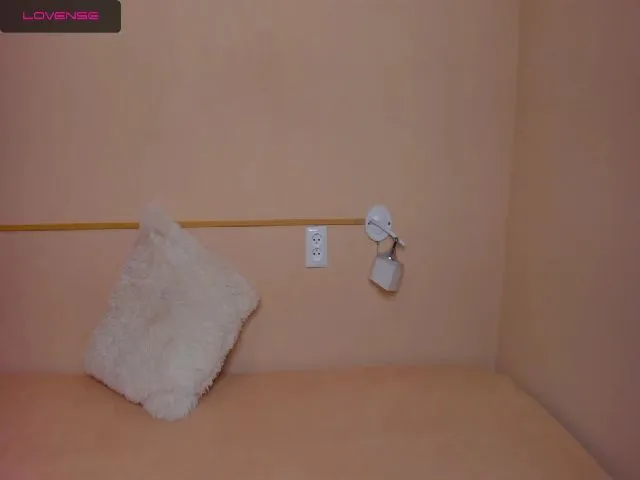 Live sex webcam photo for RoxyRoxe #260894970