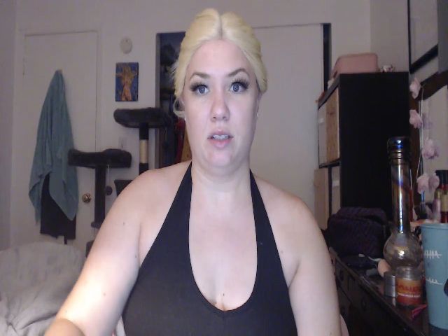 Live sex webcam photo for Krissybae #262578289