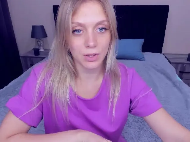 Live sex webcam photo for MeganKind #254446612