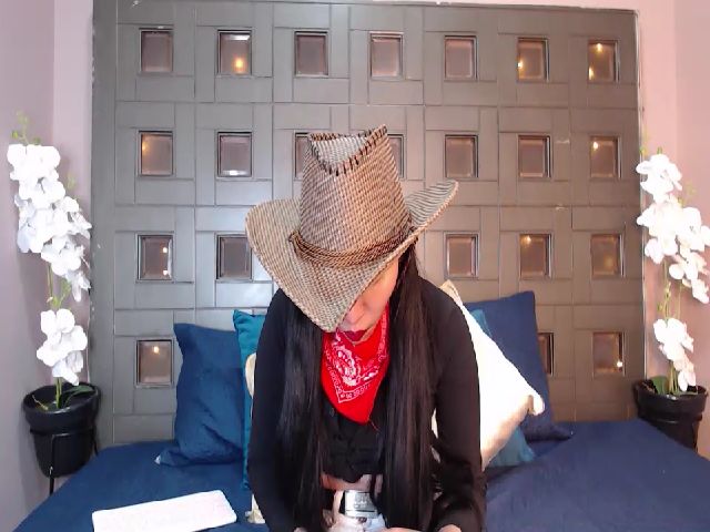 Live sex webcam photo for Alanna_Brown #256055061