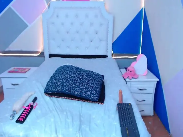 Live sex webcam photo for KarolynPears #262310550