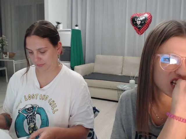 Live sex webcam photo for BugaGirls #241351765