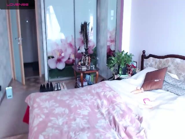 Live sex webcam photo for JuliannaLux #259825712