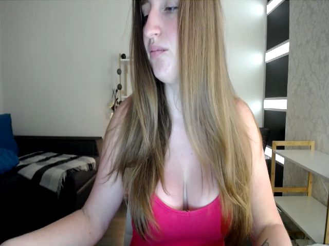 Live sex webcam photo for BubbleQueeen #254105344